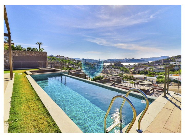 DENİZ MANZARALI MÜSTAKİL VİLLA