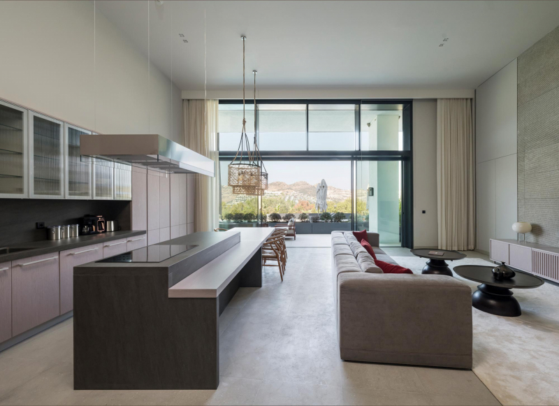 ÖZEL PLAJLI DENİZ MANZARALI LÜKS VİLLA