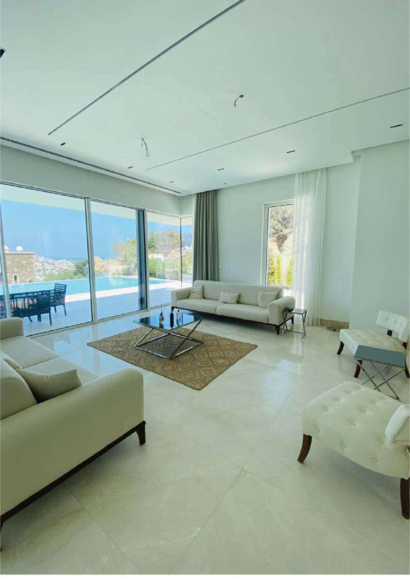 DENİZ MANZARALI LÜKS VİLLA