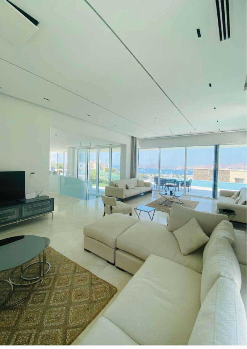 DENİZ MANZARALI LÜKS VİLLA