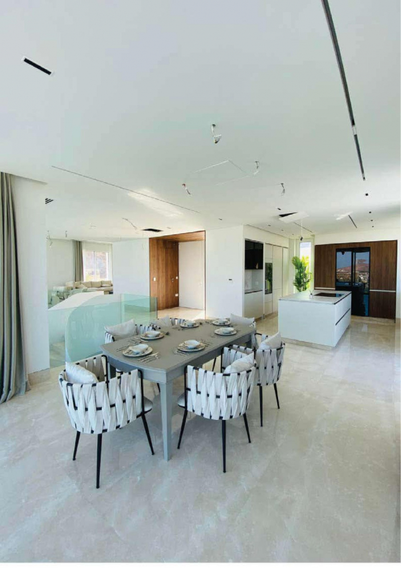 DENİZ MANZARALI LÜKS VİLLA