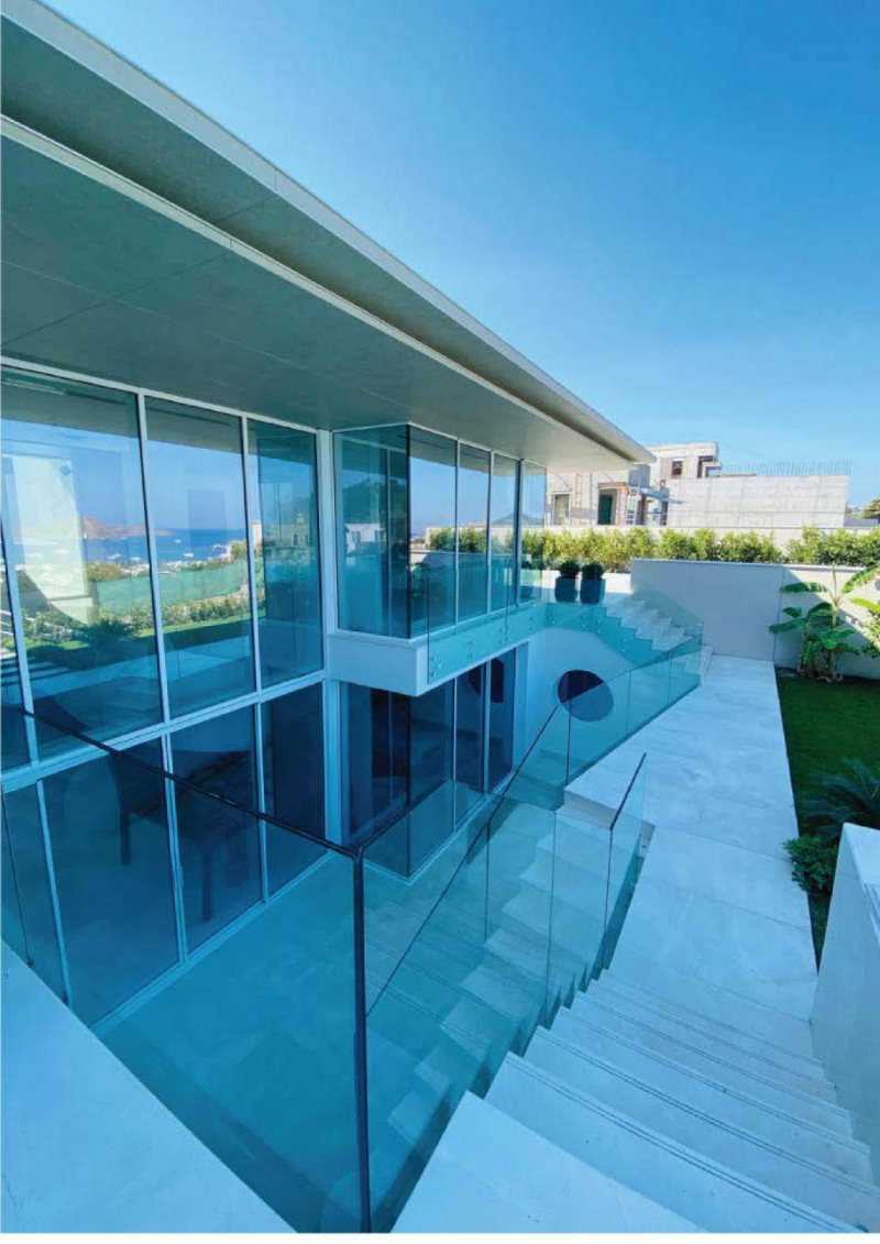 DENİZ MANZARALI LÜKS VİLLA