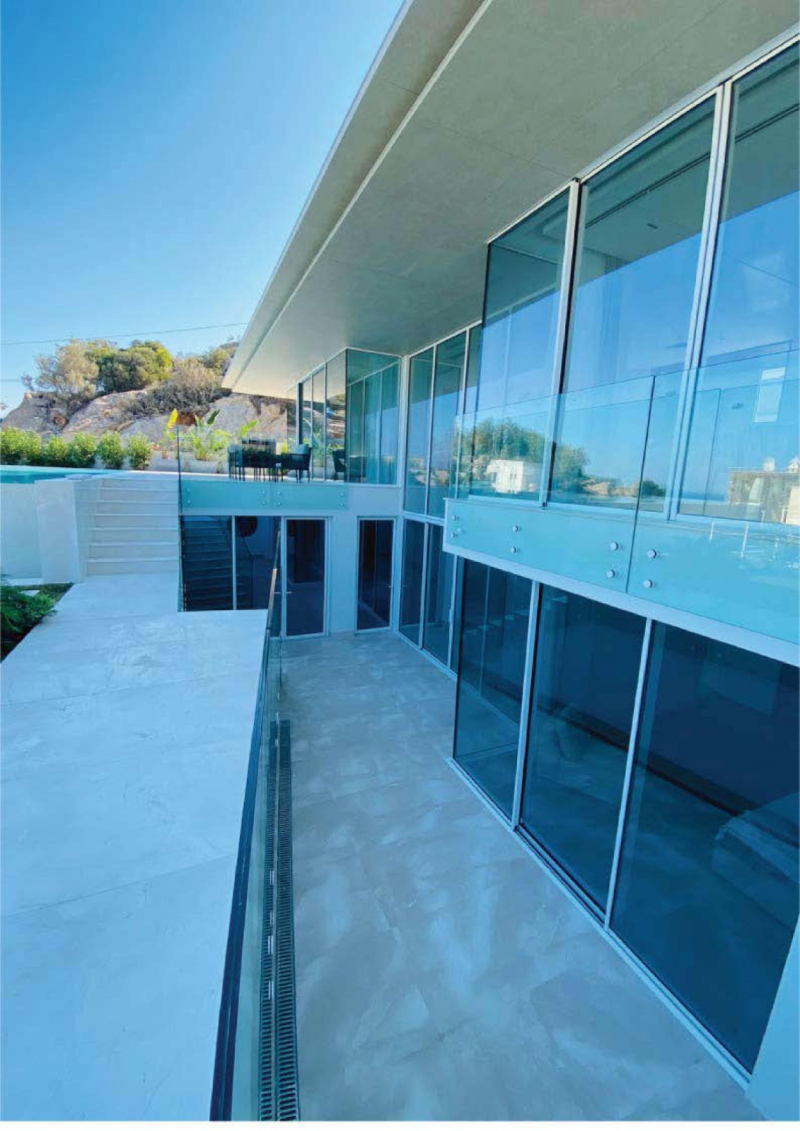 DENİZ MANZARALI LÜKS VİLLA