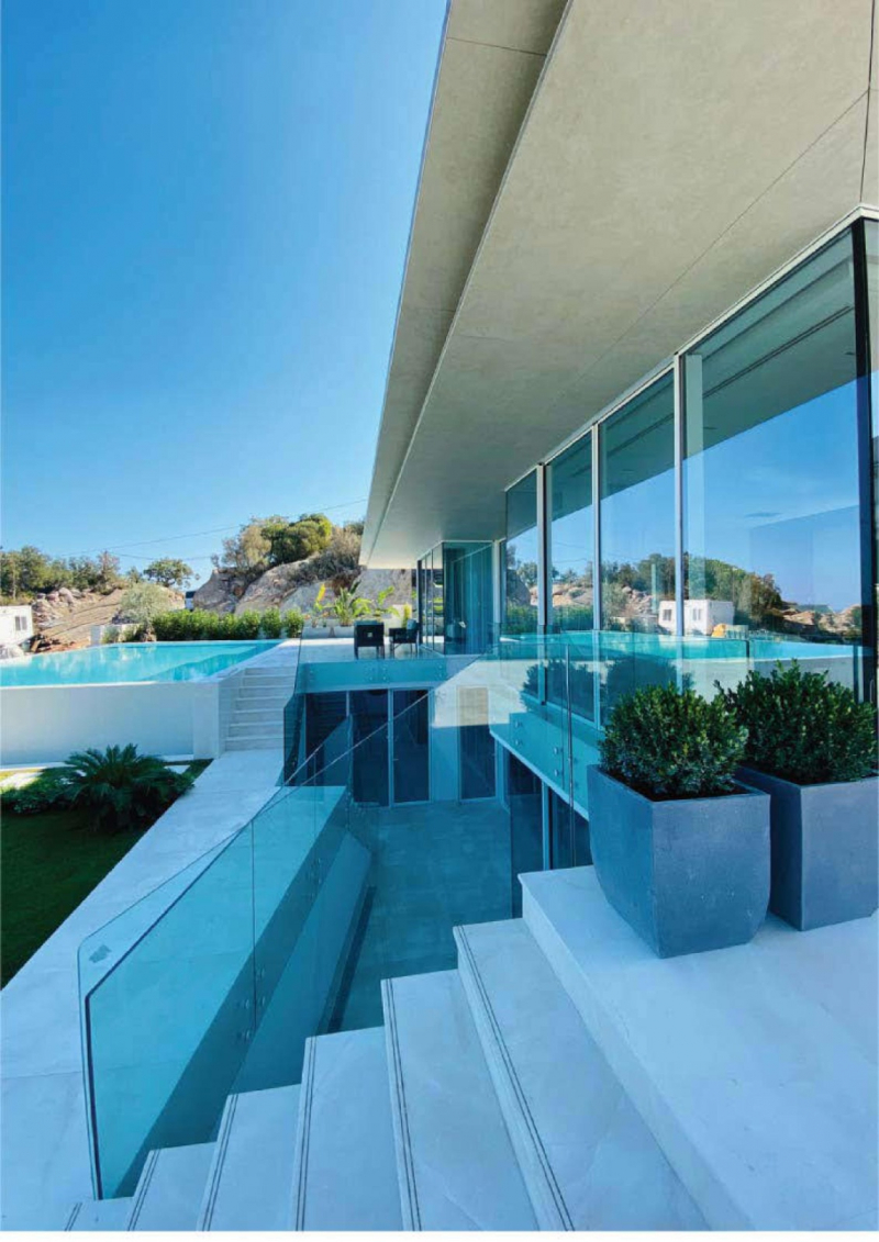 DENİZ MANZARALI LÜKS VİLLA