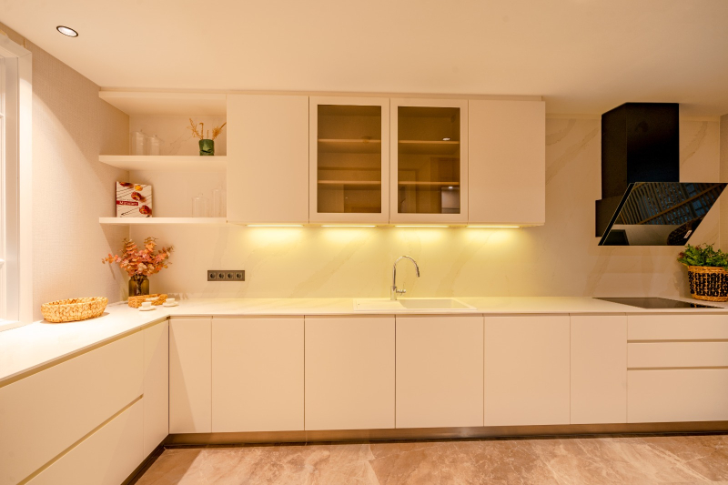 ÖZEL İSKELE VE ÖZEL PLAJI OLAN VİLLA