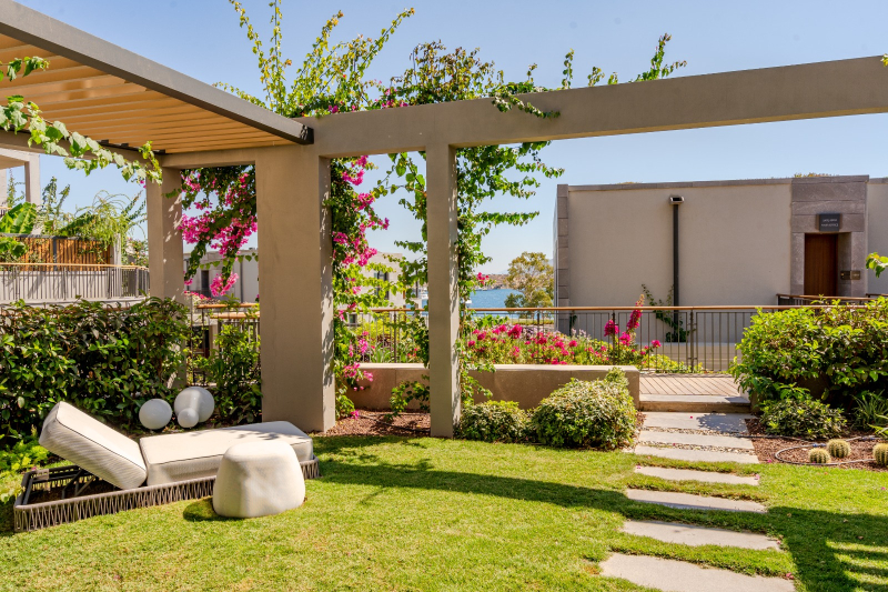 ÖZEL İSKELE VE ÖZEL PLAJI OLAN VİLLA