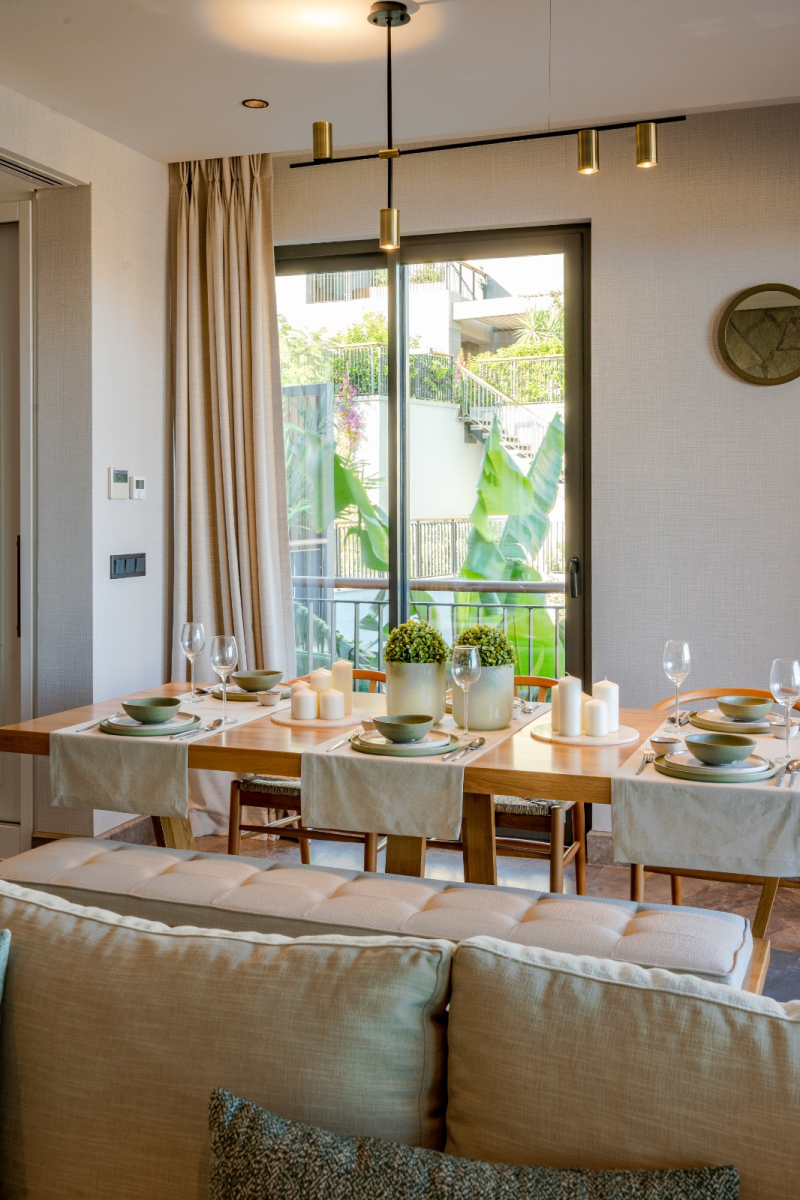 ÖZEL İSKELE VE ÖZEL PLAJI OLAN VİLLA